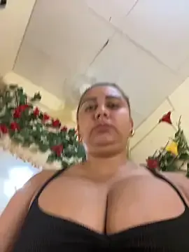 VictoriaMorrone – webcam model profile photo Image 2