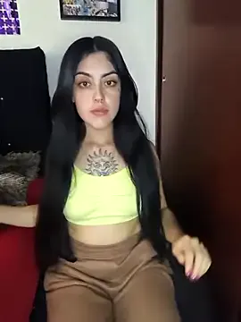 LoraDevine – webcam model profile photo Image 12