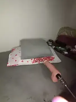 TenderLora – webcam model profile photo Image 14