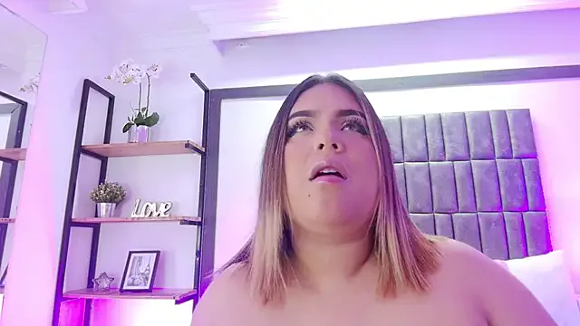 LizzieGreyX – webcam model profile photo Image 2