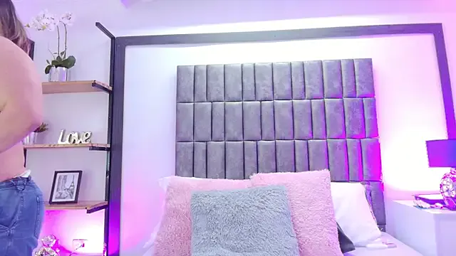 LizzieGreyX – webcam model profile photo Image 3