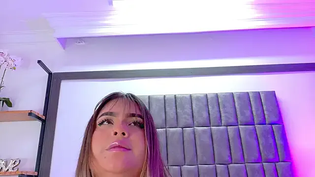 LizzieGreyX – webcam model profile photo Image 6