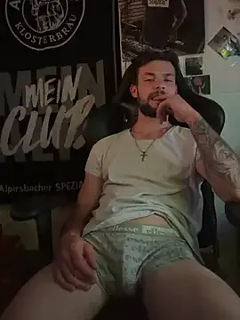 MistressLouUK – webcam model profile photo Image 17