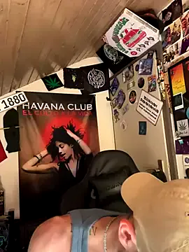 MistressLouUK – webcam model profile photo Image 3