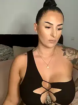 British_EmJess – webcam model profile photo Image 16