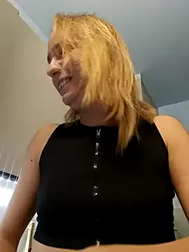 YourWitcher – webcam model profile photo Image 11