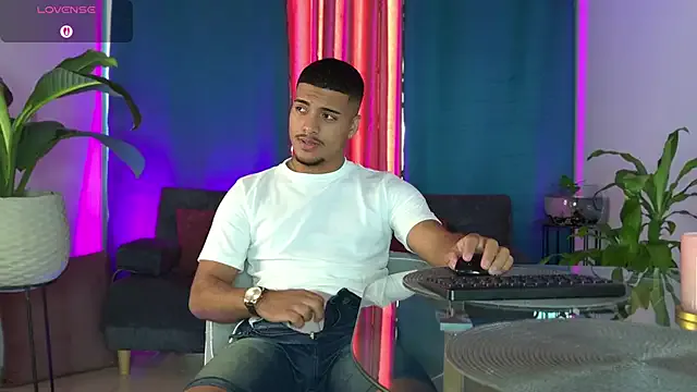 blondeangel_4u2 – webcam model profile photo Image 16