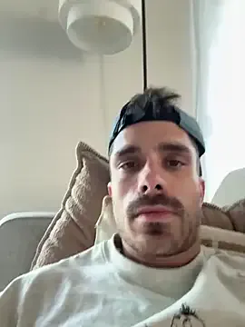 Libely – webcam model profile photo Image 14