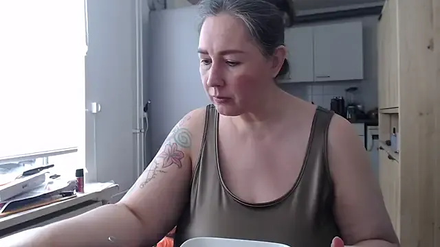 MilfGina Image 16