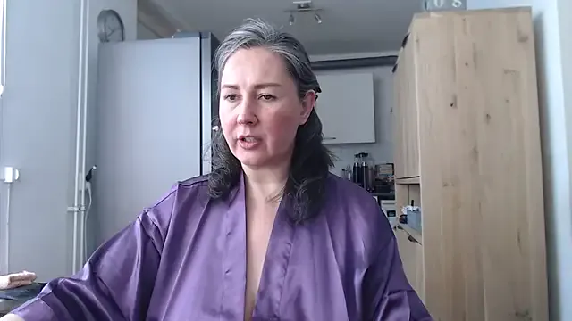MilfGina Image 8
