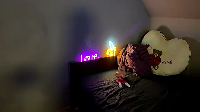 blondeza – webcam model profile photo Image 4