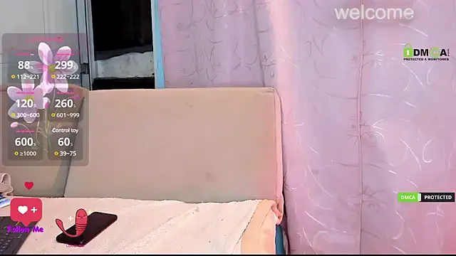 vik77777A – webcam model profile photo Image 8