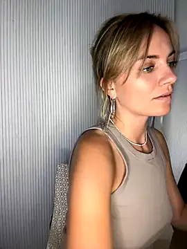 Nataly_Blonde – webcam model profile photo Image 11