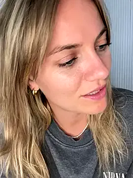 Nataly_Blonde – webcam model profile photo Image 3