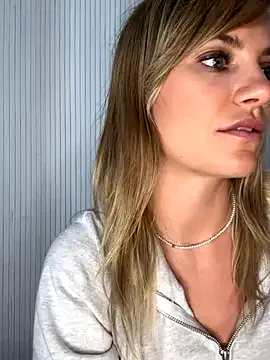 Nataly_Blonde – webcam model profile photo Image 6