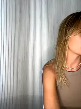 Nataly_Blonde – webcam model profile photo Image 8