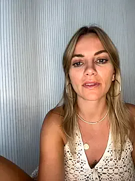 Nataly_Blonde – webcam model profile photo Image 9