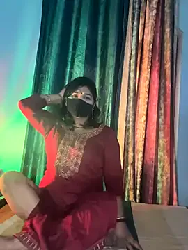 UKRaunchyRobyn – webcam model profile photo Image 8