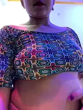 TyleneBuck – webcam model profile photo Image 6