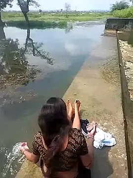 UKRaunchyRobyn – webcam model profile photo Image 13