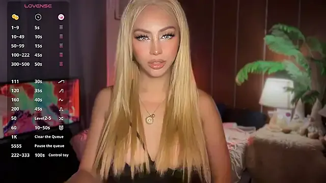 KaylinJan – webcam model profile photo Image 10