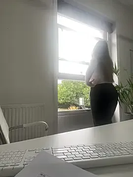 British_EmJess – webcam model profile photo Image 19