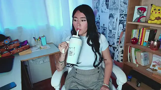 CN-weiwei – webcam model profile photo Image 17