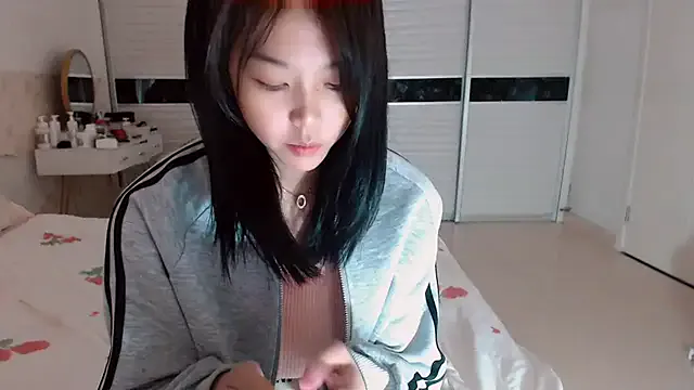 KateDivineUK – webcam model profile photo Image 17