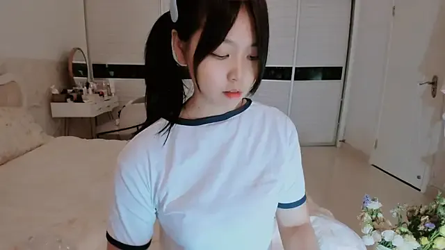 KateDivineUK – webcam model profile photo Image 6