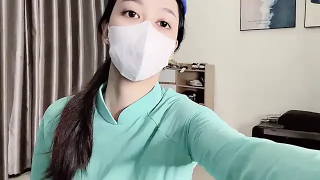 British_EmJess – webcam model profile photo Image 14