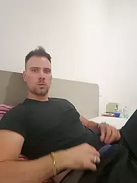 reeves_bae – webcam model profile photo Image 13