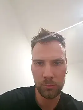 reeves_bae – webcam model profile photo Image 15