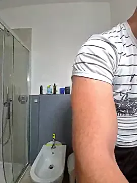 reeves_bae – webcam model profile photo Image 6