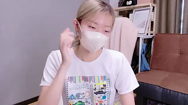 British_EmJess – webcam model profile photo Image 5