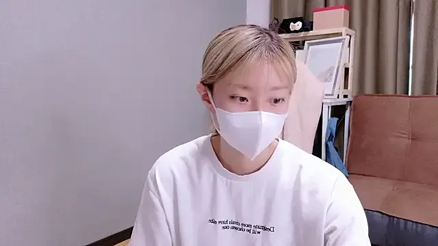 British_EmJess – webcam model profile photo Image 6