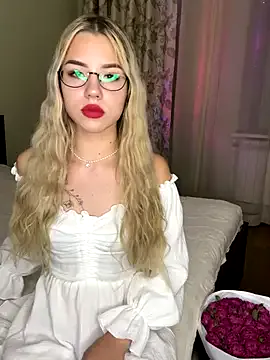 Jenifersplaypen – webcam model profile photo Image 17