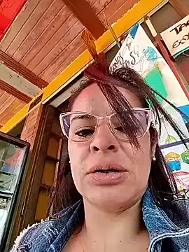 Ellalouisee89 – webcam model profile photo Image 2