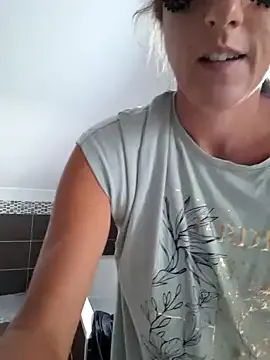 GlamGran – webcam model profile photo Image 14