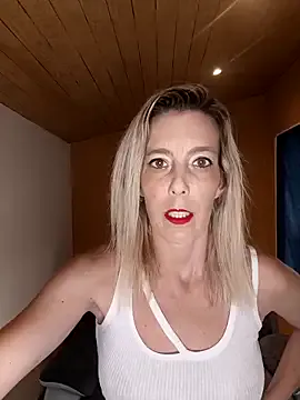 British_EmJess – webcam model profile photo Image 3