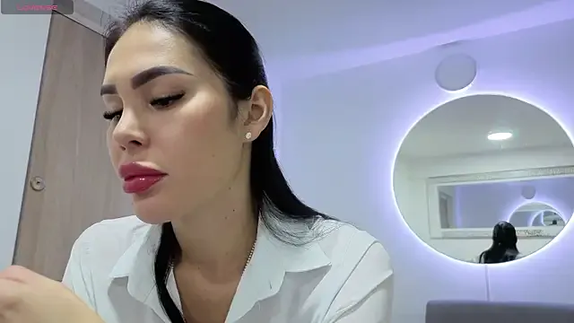 MistressLouUK – webcam model profile photo Image 16