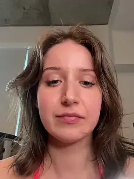 Vikibru – webcam model profile photo Image 8