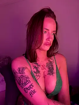 SashaVaughn – webcam model profile photo Image 6