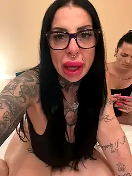 British_EmJess – webcam model profile photo Image 19
