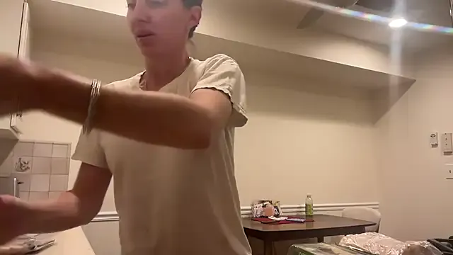 Erin- – webcam model profile photo Image 5