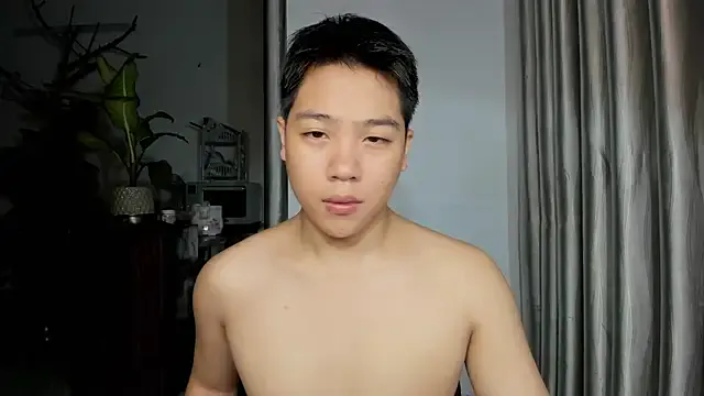 KateDivineUK – webcam model profile photo Image 3