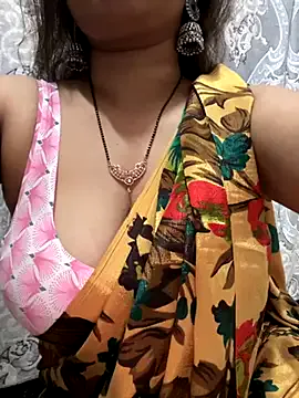 KateDivineUK – webcam model profile photo Image 17