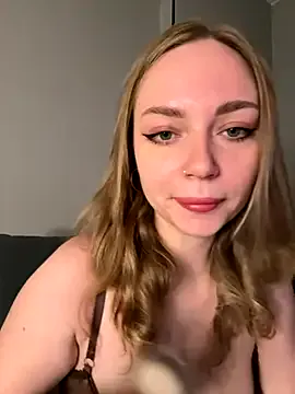 alicepussy – webcam model profile photo Image 4