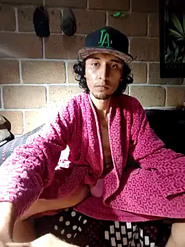 British_EmJess – webcam model profile photo Image 9