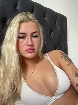 BlondeScarlettx – webcam model profile photo Image 5
