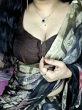 EmilyLeah – webcam model profile photo Image 15